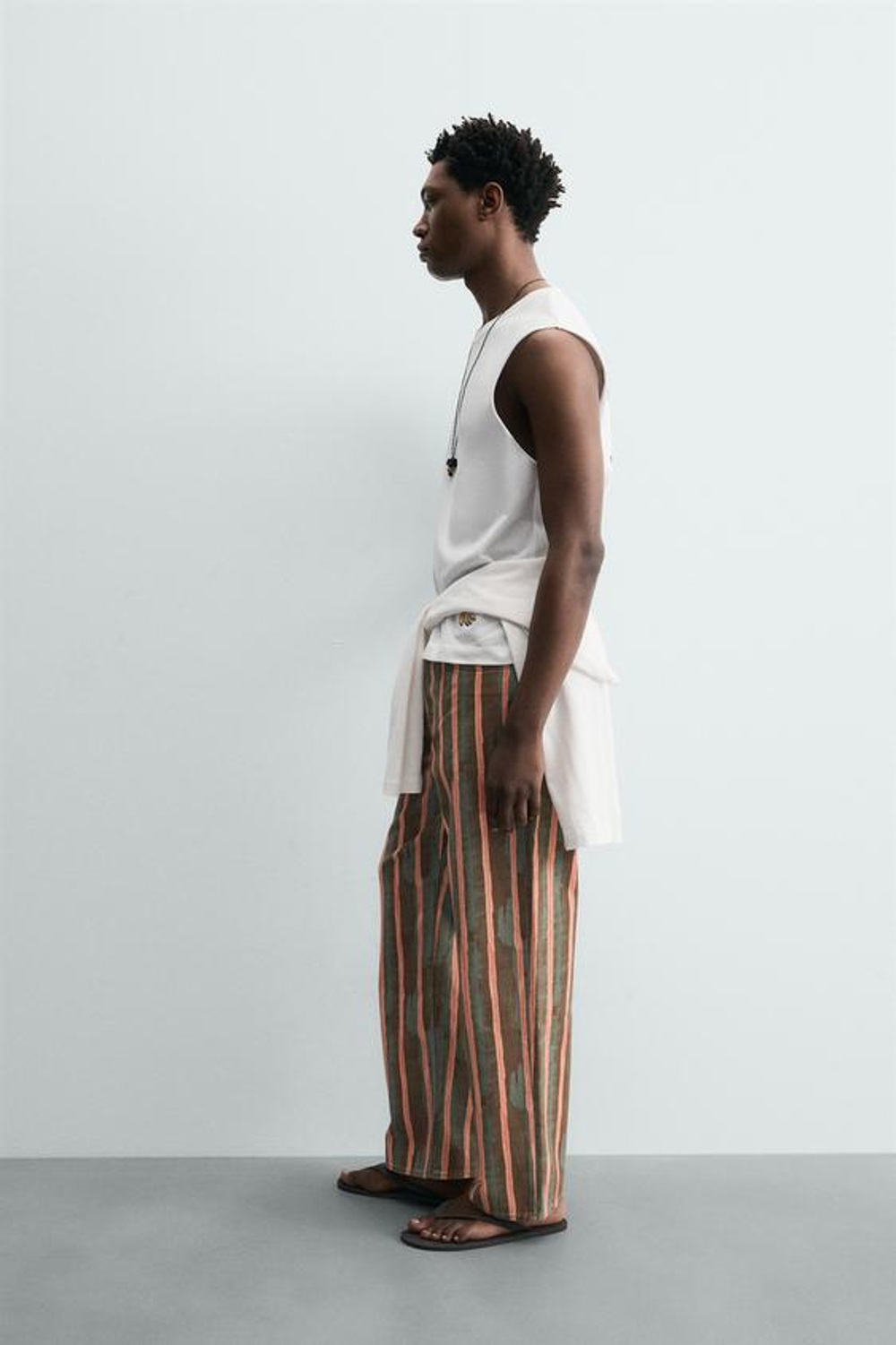 ZARA ДЖИНСЫ RELAXED FIT С ГЕОМЕТРИЧЕСКИМ ПРИНТОМ, МЯГКИЙ ЗЕЛЕНЫЙ