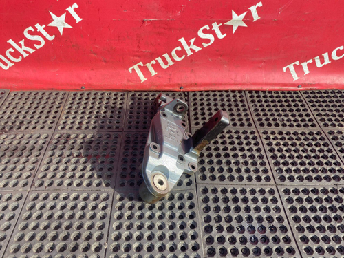 Кронштейн передней рессоры правый 2018г.