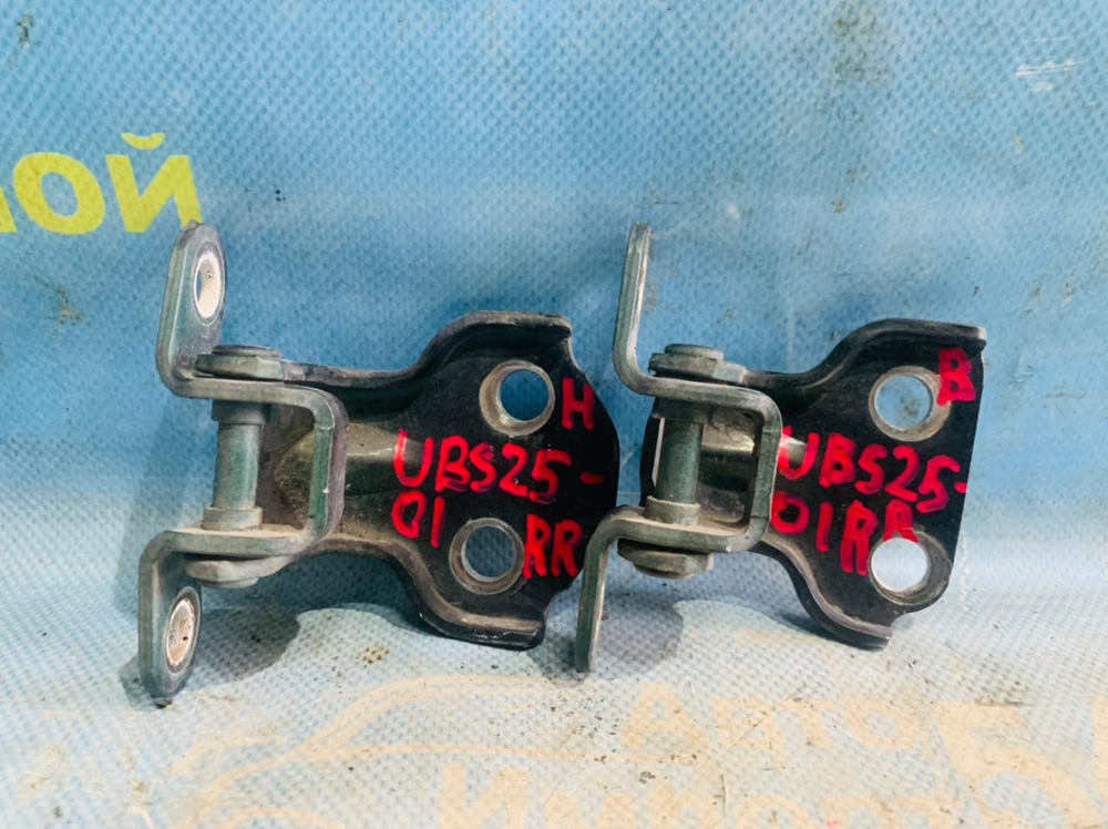 Петля двери задней правой ISUZU BIGHORN 1994