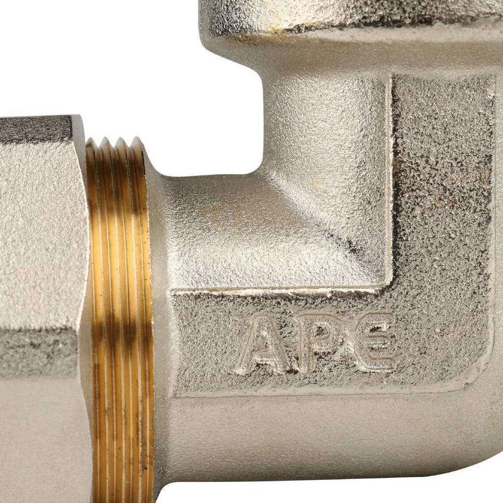 Угольник-переходник с внутренней резьбой  1"x32