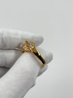 Кольцо с кристаллами