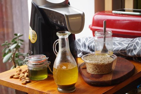 Ореховые масла на маслопрессе Rommelsbacher + смесь масел для кожи