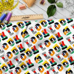 Ткань саржа цветные буквы с рисунком на белом фоне