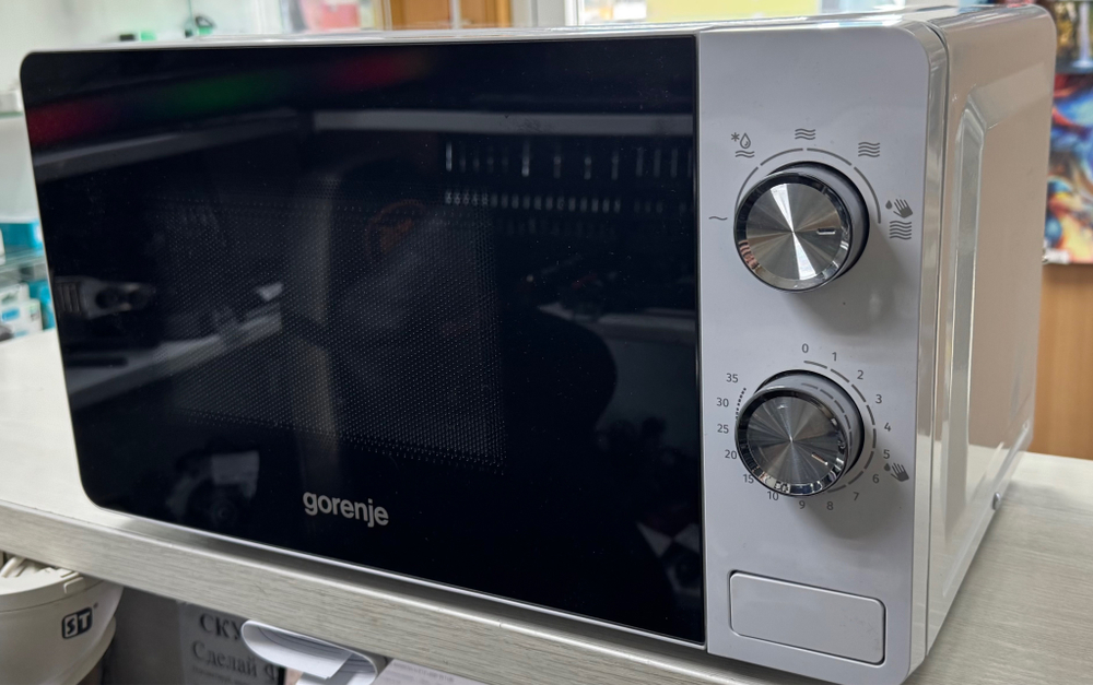 Микроволновая печь Gorenje MO17E1W