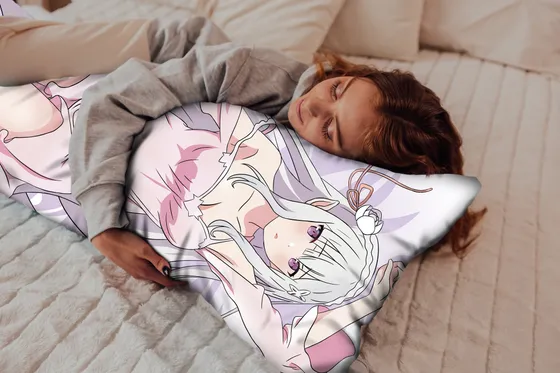 Дакимакура Эмилия