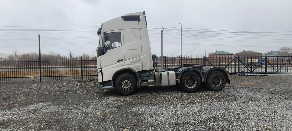 Volvo FH 6x4 Седельный тягач FH-TRUCK (Дизельный, 12,8 л, 428 л.с., АТ)