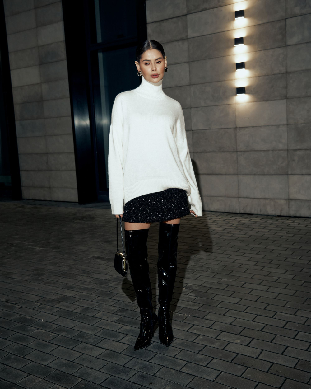 Юбка мини в черном цвете с пайетками