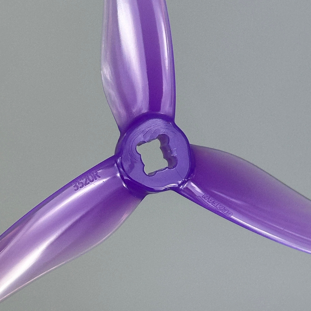Пропеллеры Gemfan Hurricane 3520-3 вал 1,5мм
