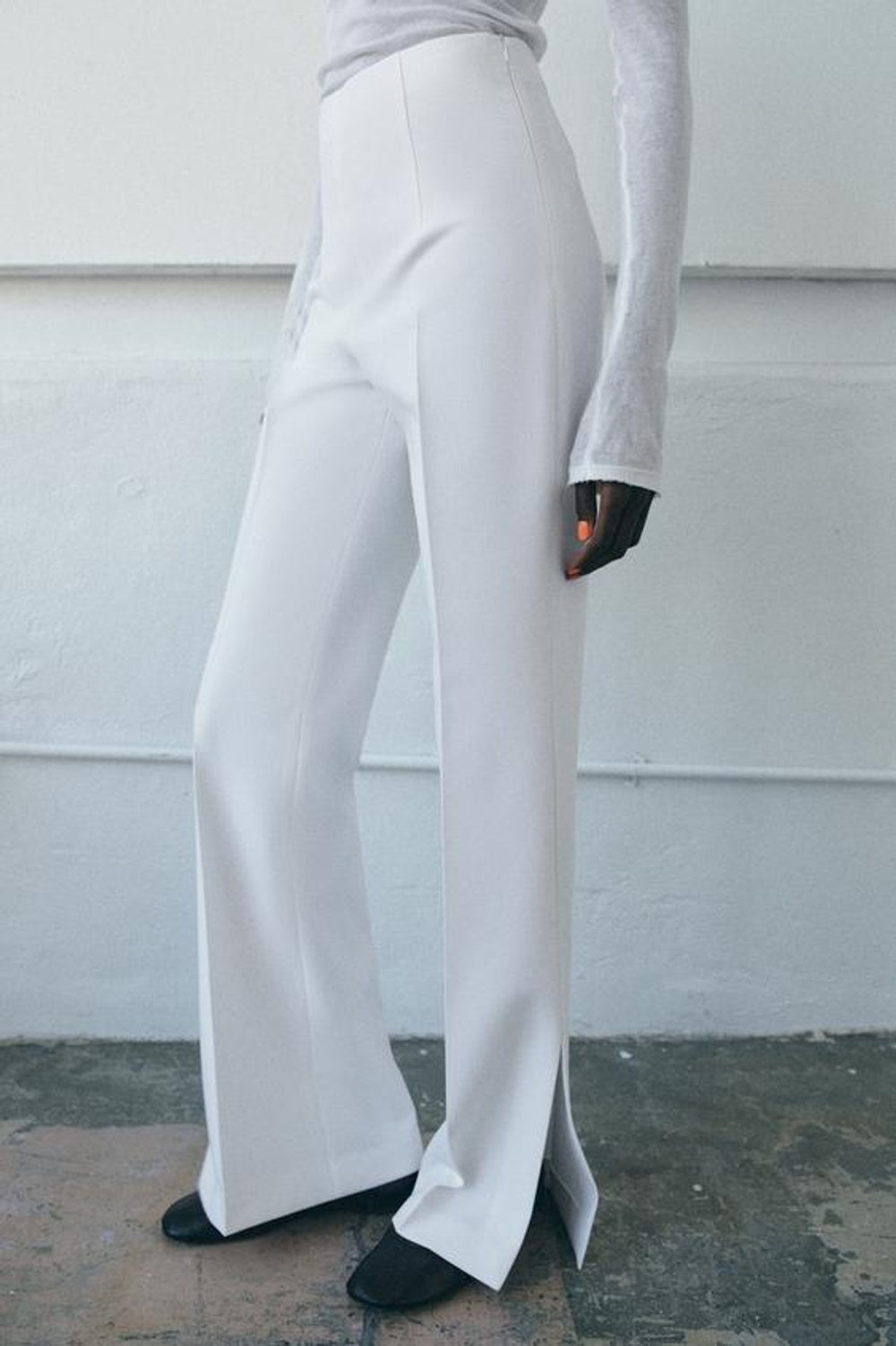 ZARA РАСКЛЕШЕННЫЕ БРЮКИ С РАЗРЕЗАМИ ZW COLLECTION, БЕЛЫЙ