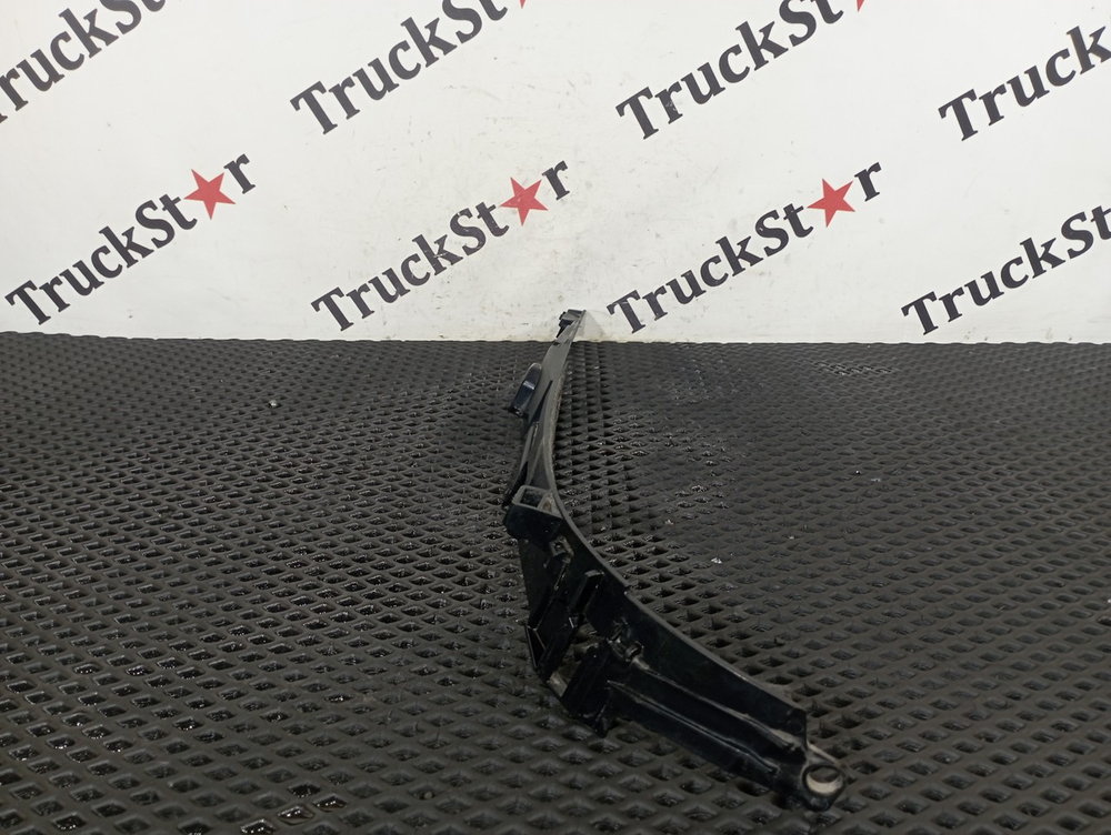 Накладка стеклоочистителя левая