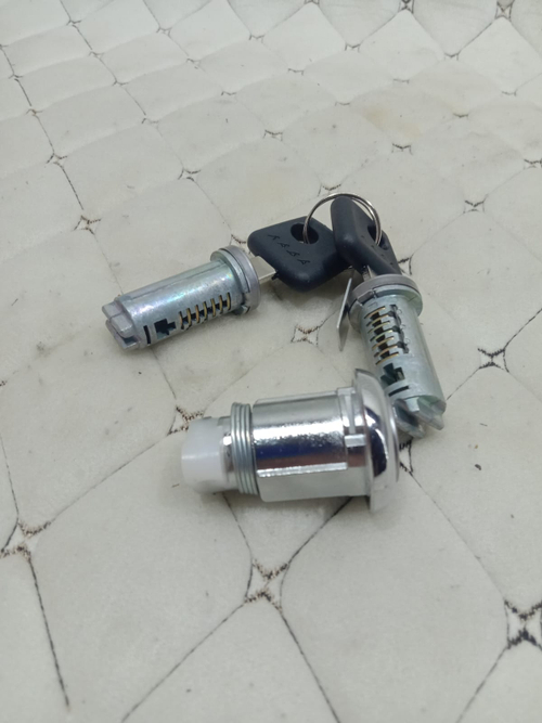 Личинки замков двери ВАЗ 2190 тип ДЗ