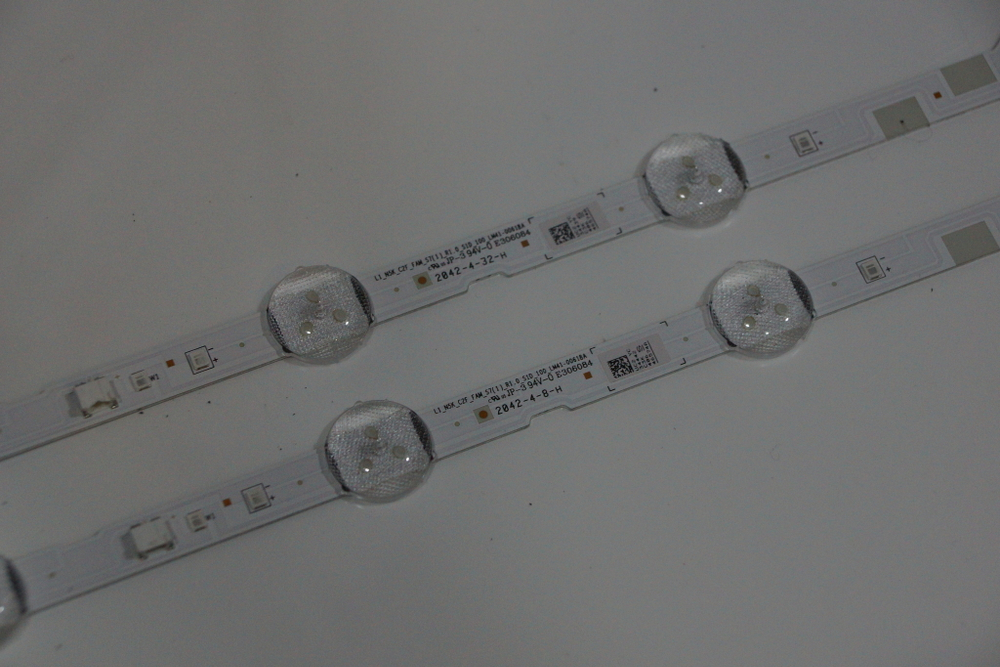 L1_N5K_C2F_FAM_C7(1) R1.0_S1D_100 LM41-00618A комплект подсветки Samsung (2шт.)