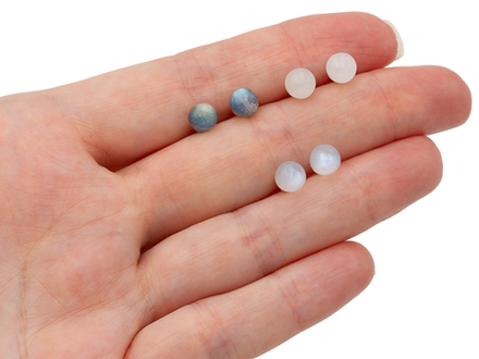 Серьги-гвоздики "Шарик. Белый нефрит" 6мм