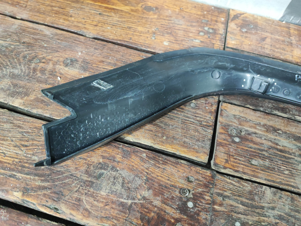 Накладка водостока задняя правая BMW 7-Series (G11) 19-нв Б/У Оригинал 51497489092