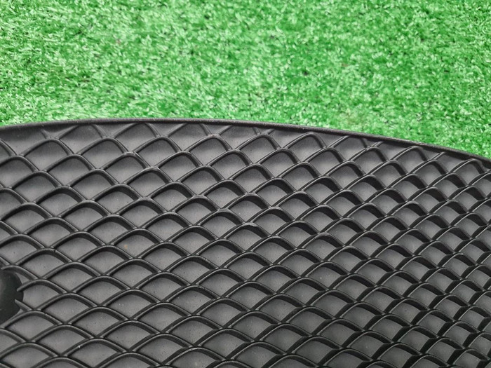 Решетка переднего бампера Mercedes E W213 (16-21)