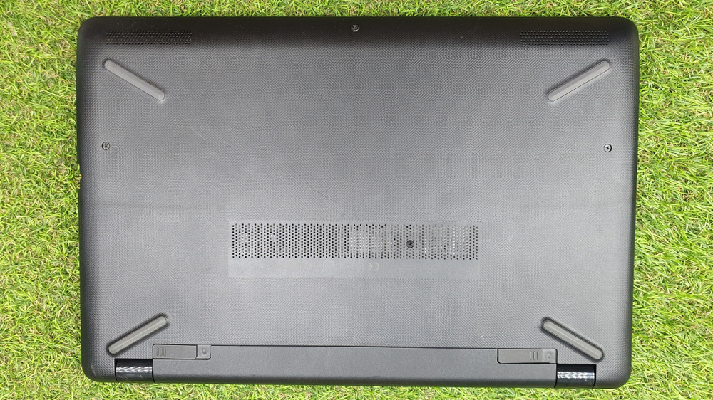 Ноутбук HP  1920x1080, AMD A6 9220 2.5 ГГц,  4 ГБ, Radeon R4 15-rb096ur 8UN29EA