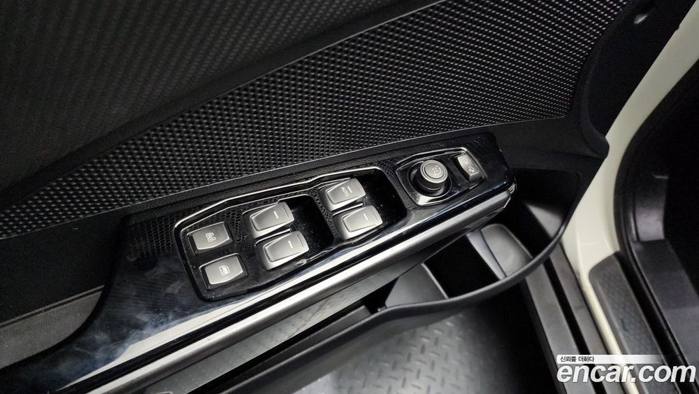 KG Mobility (Ssangyong) Very New Tivoli Дизель 1.6 2WD (03.2020)