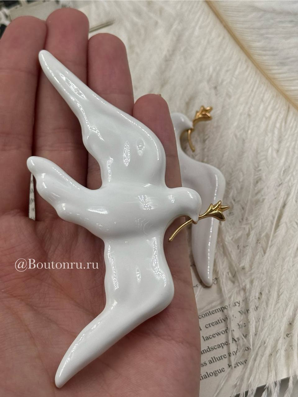 Брошь "Птица" белая эмаль Скиап.