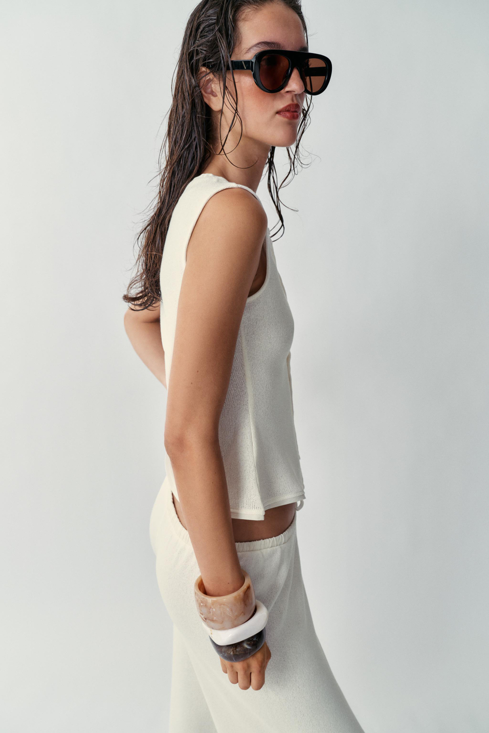 ZARA ЖИЛЕТ С ВЫРЕЗОМ ХЕНЛИ, ЭКРЮ