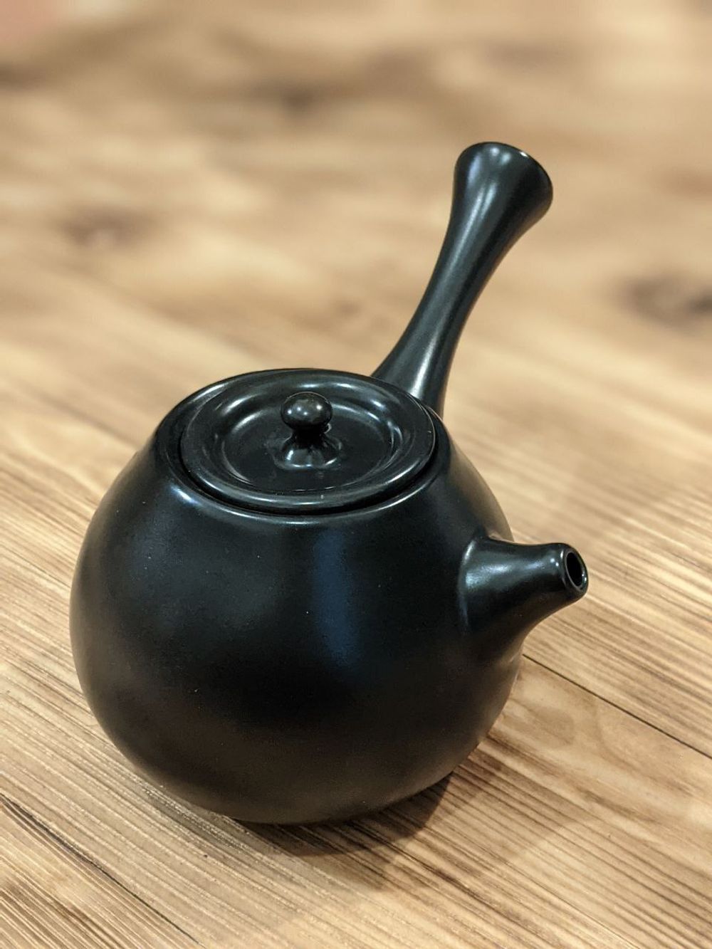 Чайник с боковой ручной, черный