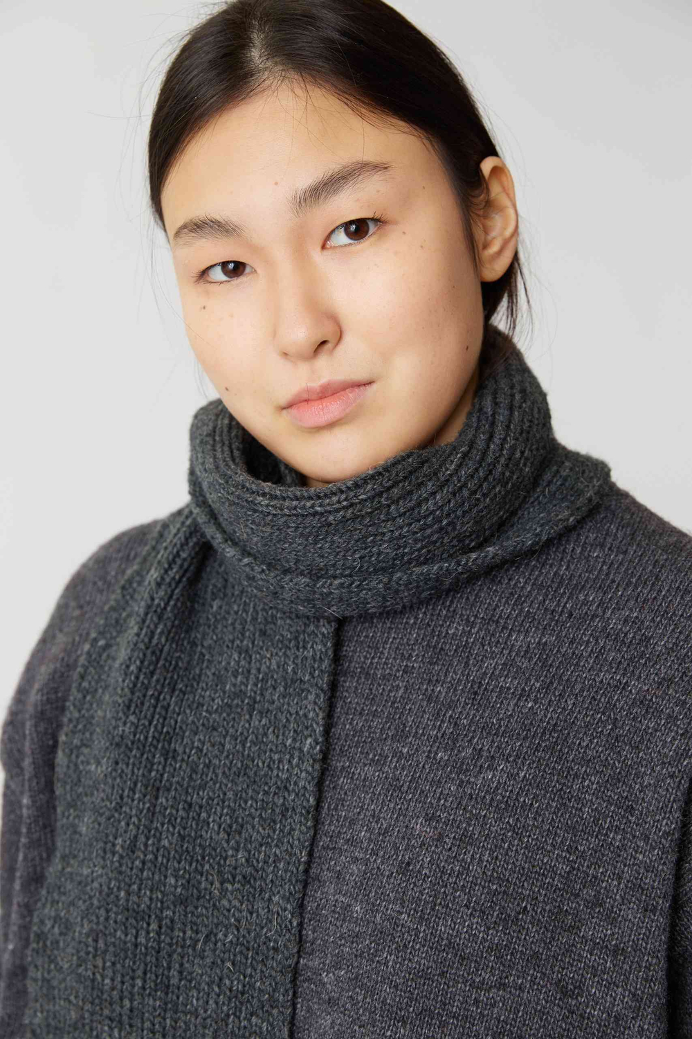 Шарф серый "ВСЁ ТУТ" УСТА К УСТАМ + "Полторы комнаты"