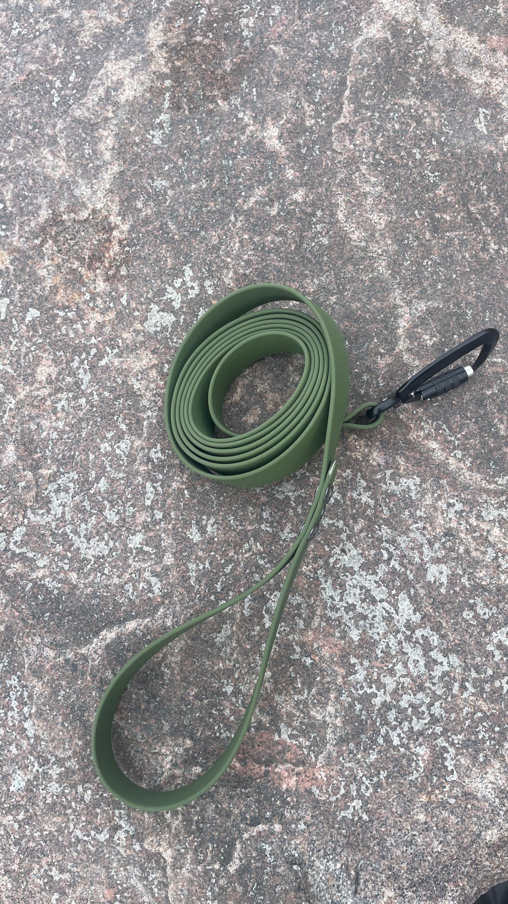 Мощный поводок для мускулистых собак, 25 мм , авиационный карабин, 3 м, зеленая олива теснение под кожу