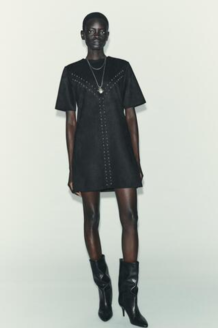 ZARA ПЛАТЬЕ ПОД ЗАМШУ С ЗАКЛЕПКАМИ, ЧЕРНЫЙ