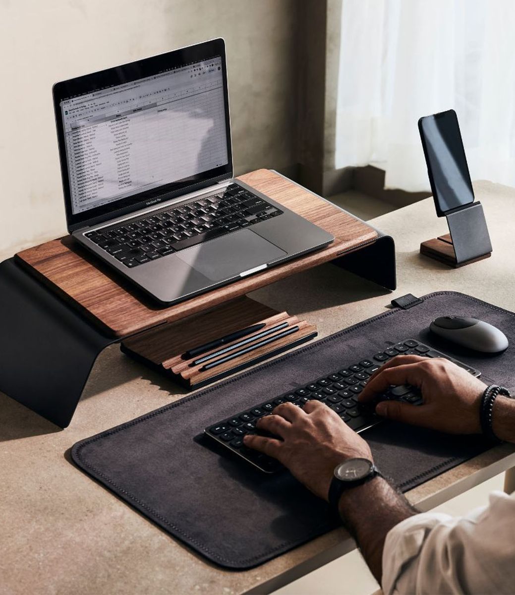 NOOE Anywhere Aged Oak — подставка для ноутбука