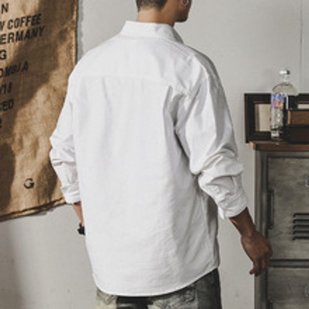 Белая хлопковая рубашка мужская с длинными рукавами и накладным карманом