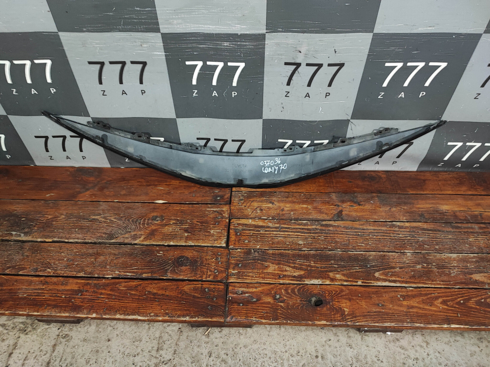 Накладка решетки радиатора Toyota Camry (XV70) 20-нв Б/У Оригинал 5211106040