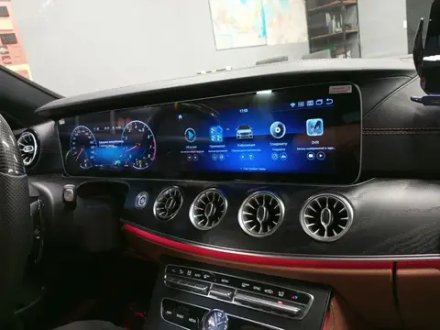 Магнитола Mercedes-Benz E-класс (W213) 2016-2018 NTG 5.5 - Carmedia MRW-M1202 мониторы 12.3", Android 12, 8Гб+128Гб, 4G SIM-слот, CarPlay