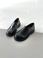 Лоферы лаковые