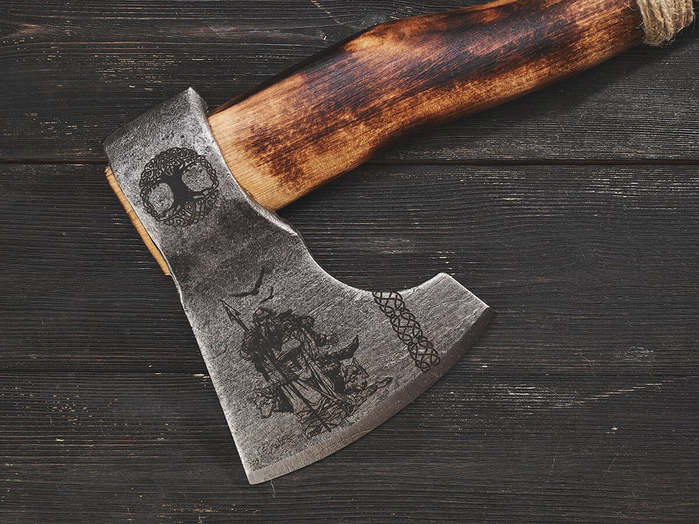 Топор "Один", рукоять комель берёзы (обжиг)