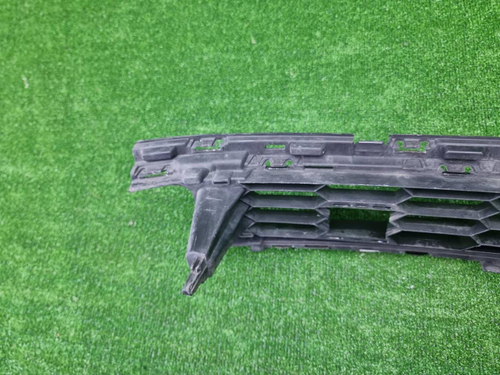 Решетка переднего бампера Skoda Karoq (2017-2021)