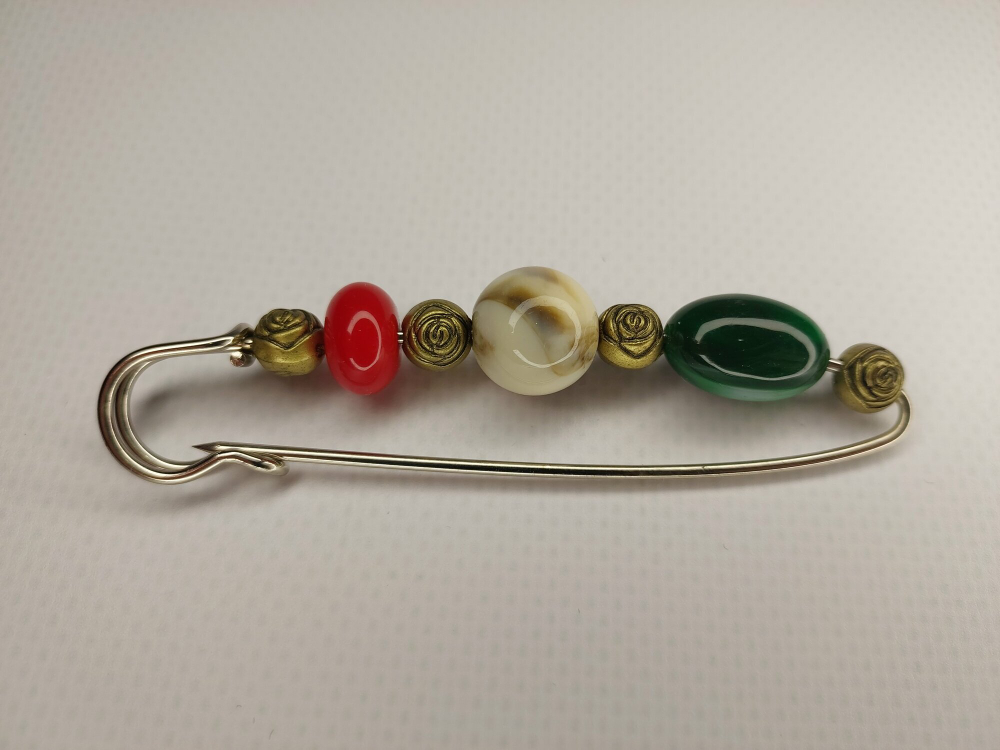 Булавка брошь "Морские камешки. Розочка" для кардигана, пальто, платков, шарфа, костюмов, одежды. Цвет красный серый чёрный