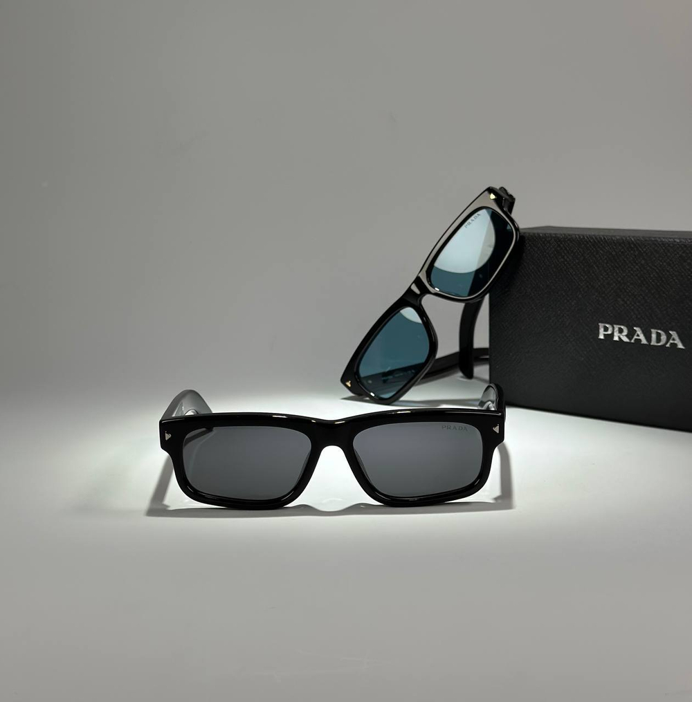Очки Prada