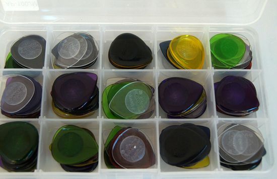 Коробка медиаторов 100шт, стандартная капля,  Alice AP-100JM