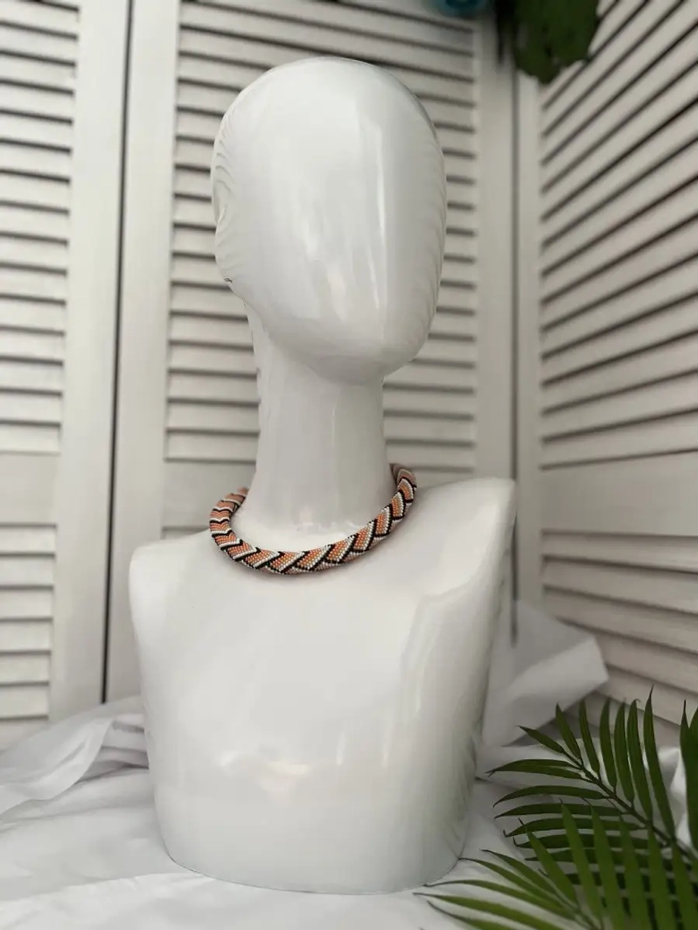 Вязанный жгут из бисера, лариат, чокер