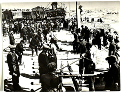 ТУРКСИБ .Прокладка последних шпал.Кудояров .13.5х10.см .ф21..из Архива редакции .Отпечаток 60-70 г.