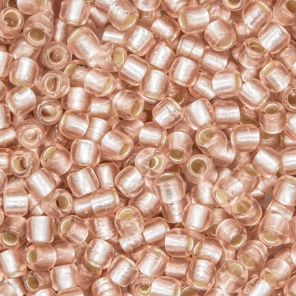 Японский бисер TOHO Round 8/0 (№31F), с внутренним серебрением, прозрачный матовый