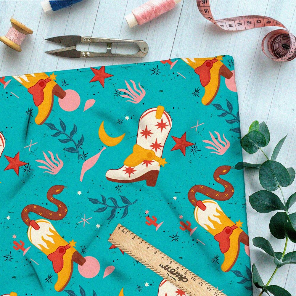 Ткань шелк Армани сапоги ковбоя и змеи на бирюзовом фоне