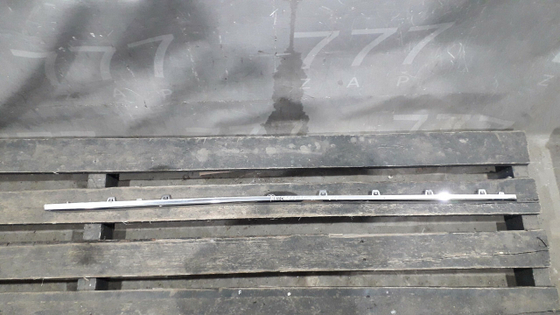 Накладка порога левая Mercedes E (W213)  Б/у Оригинал A2136980162