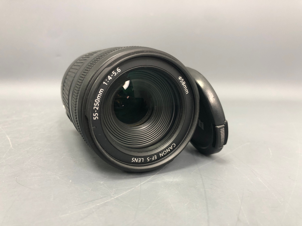 Canon EF-S 55-250mm 4-5.6 IS