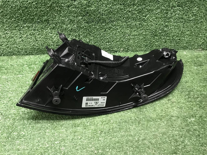 Фонарь левый внешний Porsche Macan 95b (2018-н.в.)