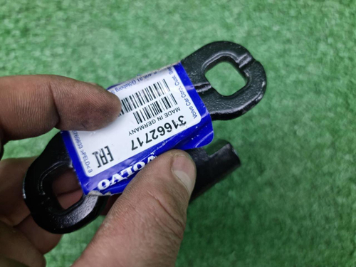 Петля двери передняя правая Volvo S60 2 (18-нв)