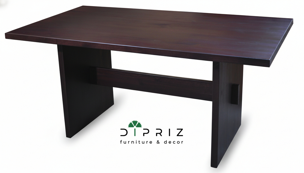 Стол обеденный