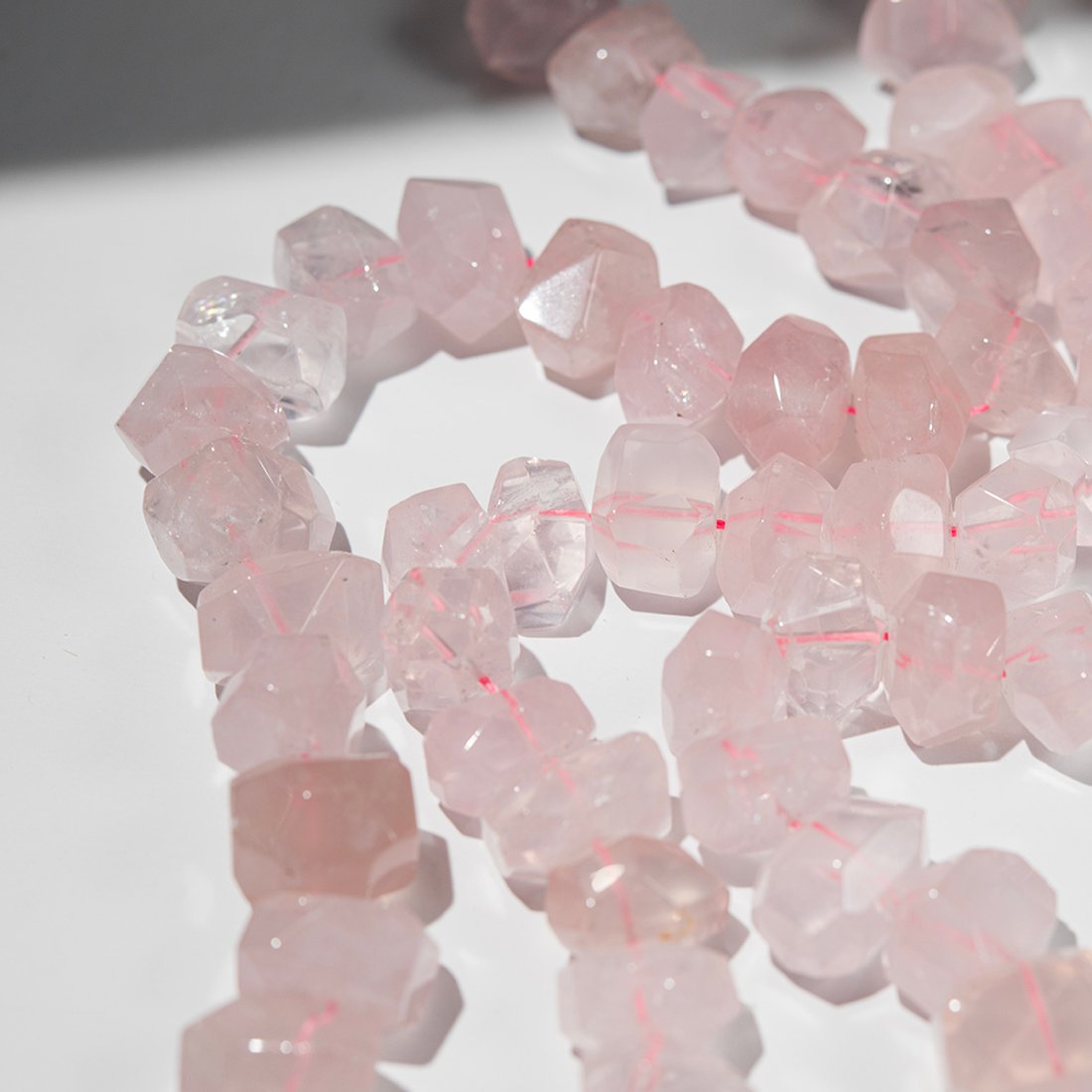 Розовый кварц натуральный, фриформ, 14,5-20*11,5-16мм