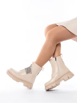 Зимние ботинки на высокой платформе