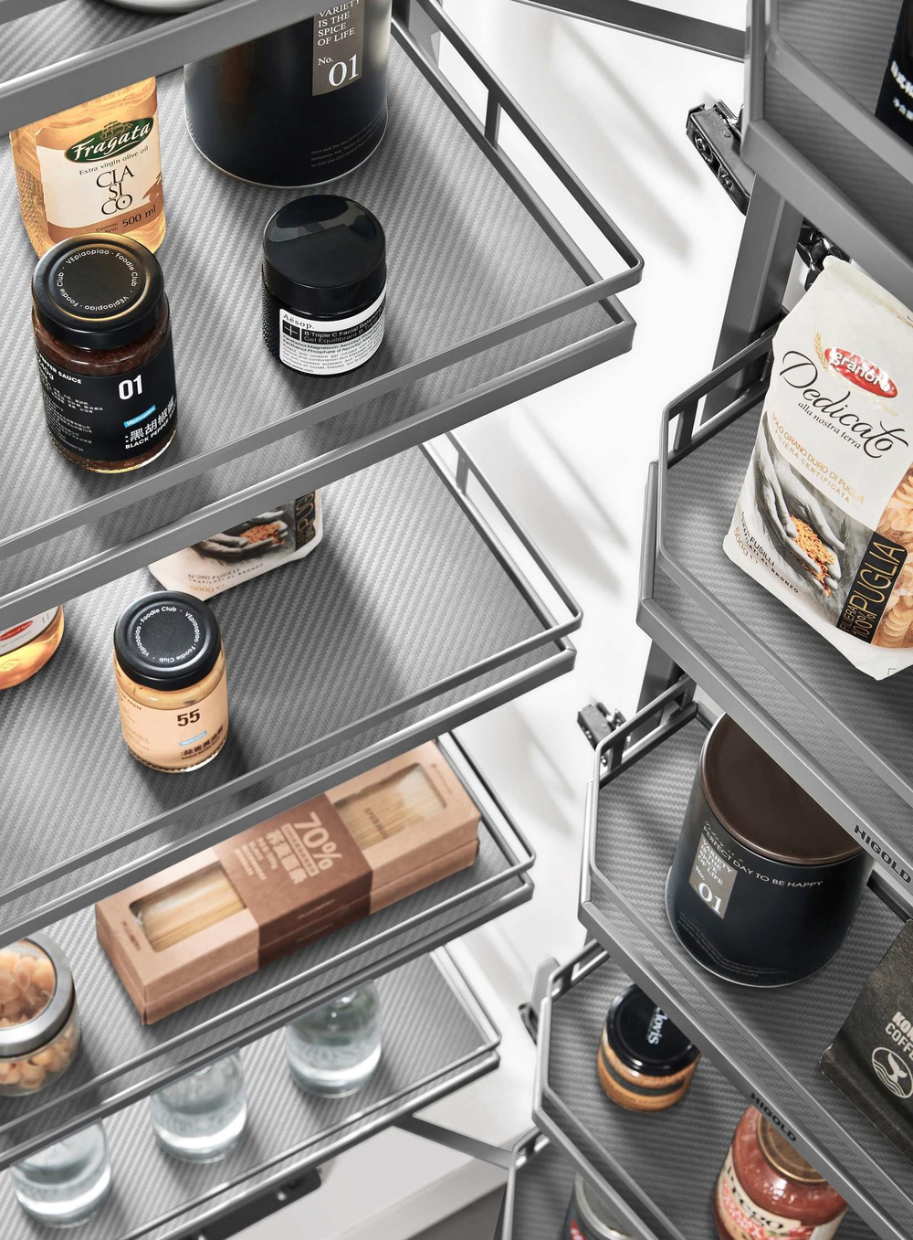 Поворотная выдвижная кладовая DIAMOND