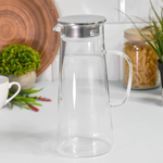 Кувшин из стекла с металлической крышкой